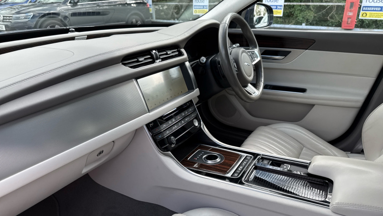 Jaguar XF 2.0i [300] Portfolio 5dr Auto AWD Petrol Estate